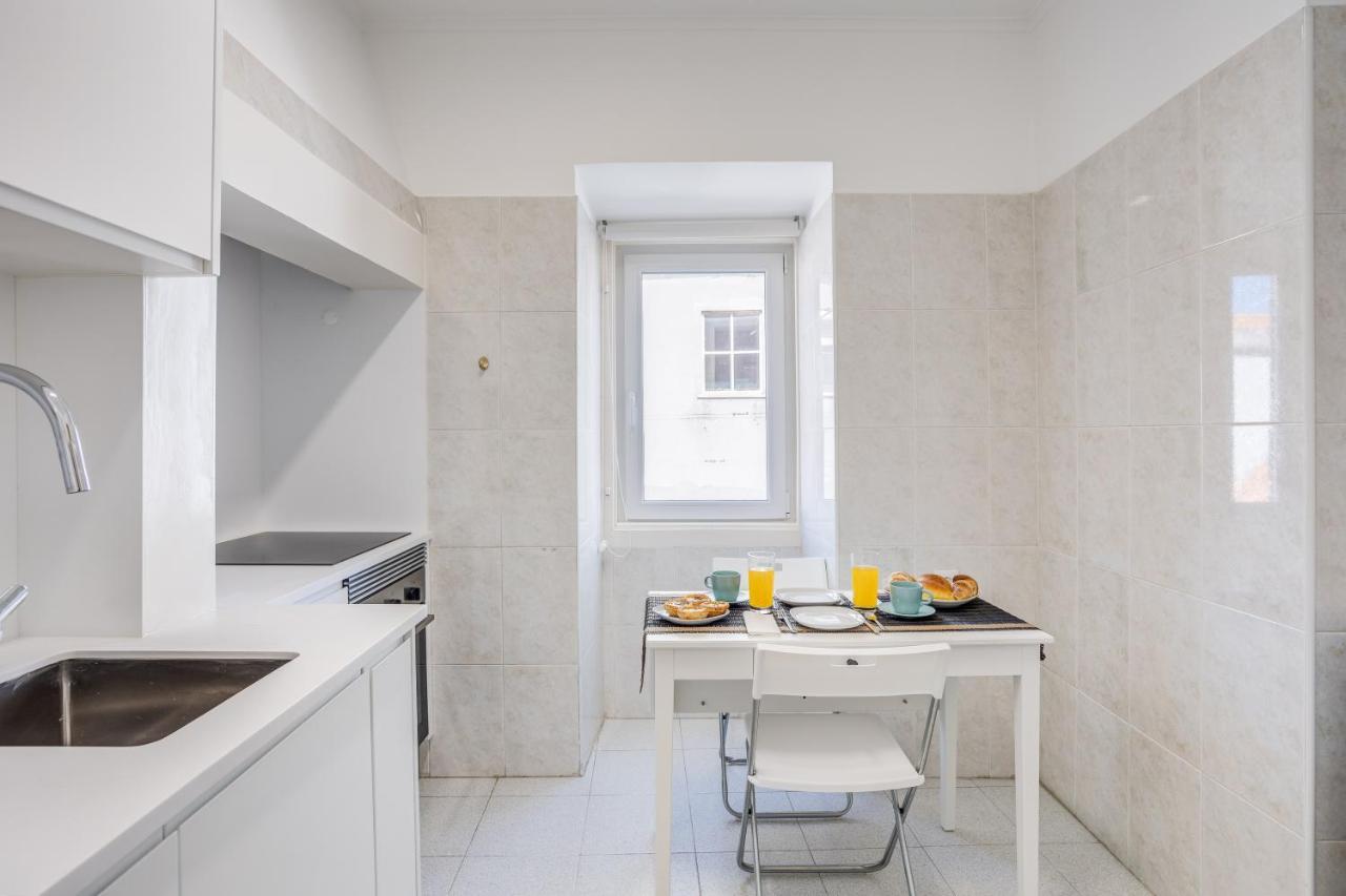 Hip & Renovated T.M. Flat In Bairro Alto Leilighet Lisboa Eksteriør bilde